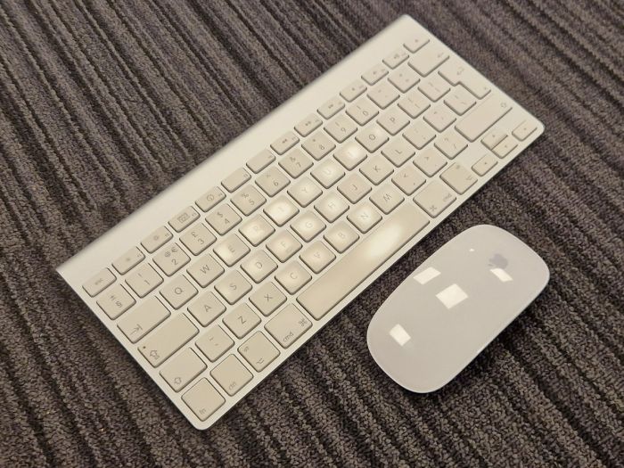 Apple Magic Keyboard & Mouse set(A1314 & A1296 3vdc) wireless, reburbished