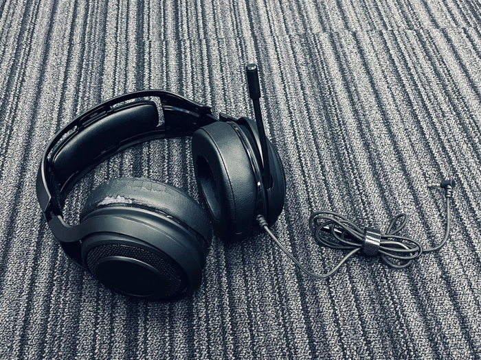 FAULTY Razer Kraken Pro V2 7.1 Multi-Platform Wired 3.5mm Gaming Headset