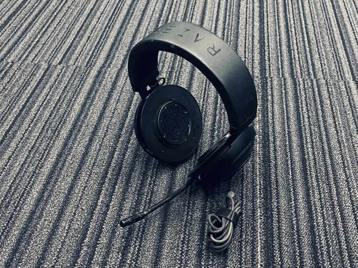 FAULTY Razer Kraken Pro V2 7.1 Multi-Platform Wired Gaming Headphone - speaker & volume contoller