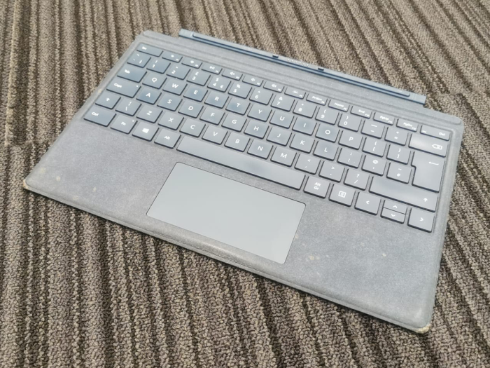 FAULTY Microsoft Surface Pro Type Cover 1725 Blue Sapphire UK QWERTY Keyboard