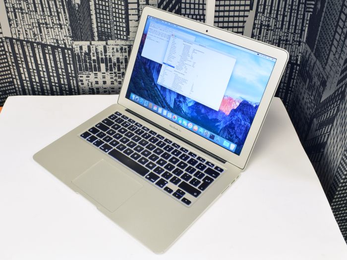Apple Macbook Air 13 A1466 (Mid 2013) i5 1.3GHz/4GB/128GB *B*