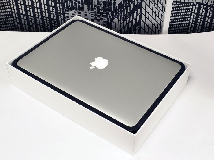 Apple Macbook Pro 13" A1502 (Early 2015) MF840B/A i5 2.7GHz/8GB/256GB/UK
