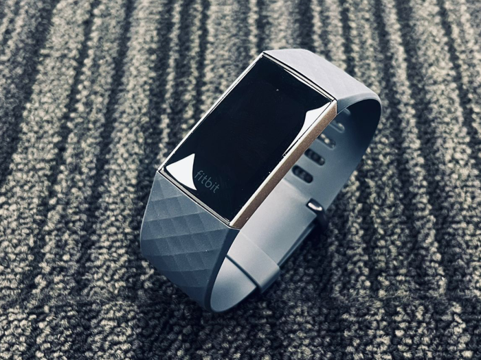 FAULTY Fitbit Charge 3 371486 Advanced Health and Fitness Tracker Rose Gold 
