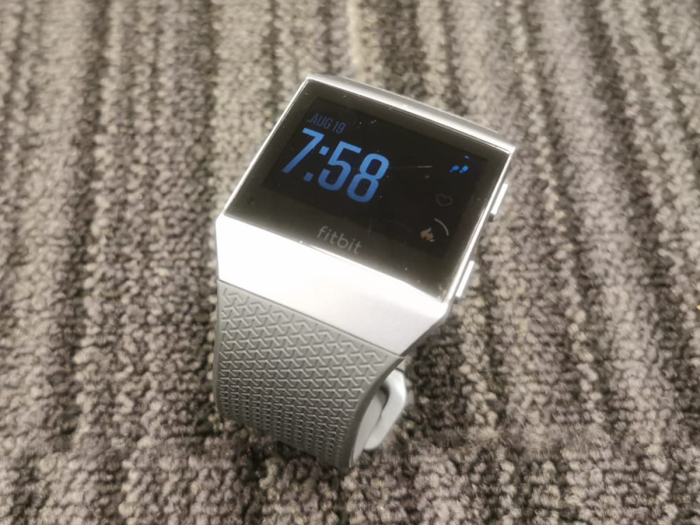 FAULTY Fitbit Charge Ionic Charcoal/Grey Heart Rate Fitness Tracker Watch FB503