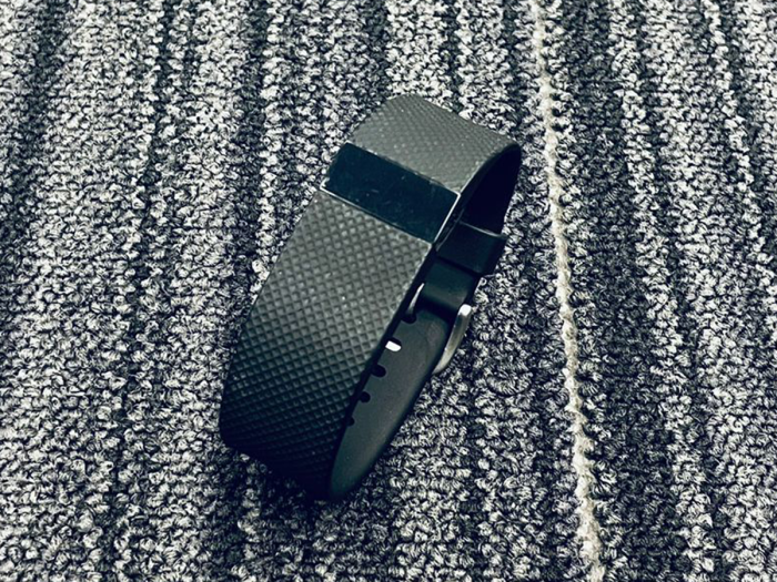 FAULTY Fitbit Charge HR Black Heart Rate Fitness Large Tracker FB405 Watch