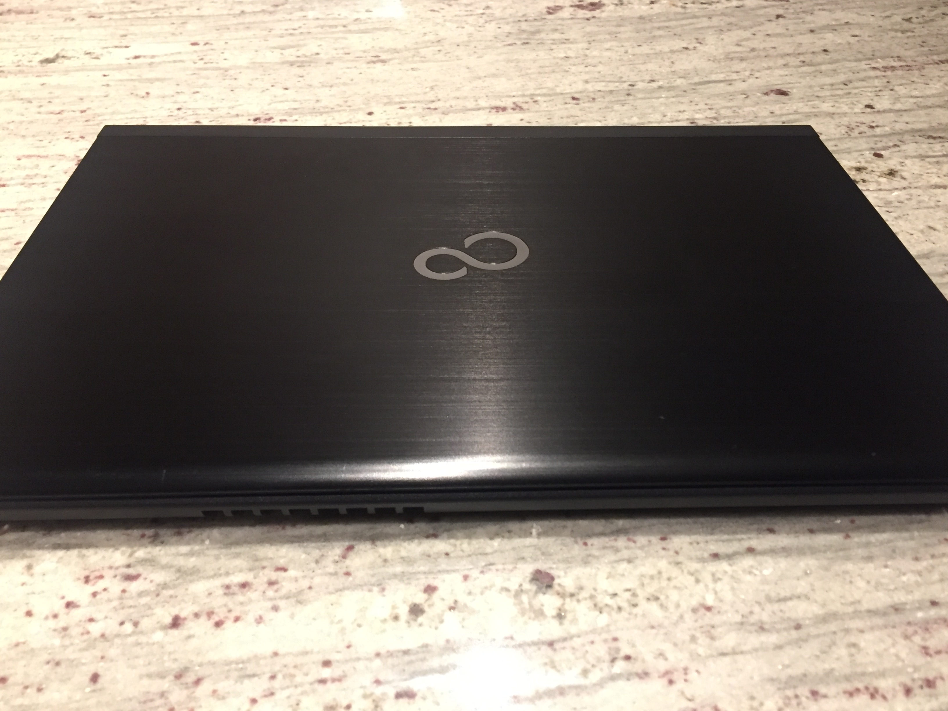 Fujitsu LifeBook U536 Laptop i56200U,4GB,256GB SSD,WWAN,13.3" 720p HD